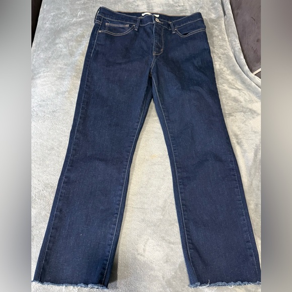 Levi's Slimming Slim Raw Hem Dark Jeans - Picture 4 of 8